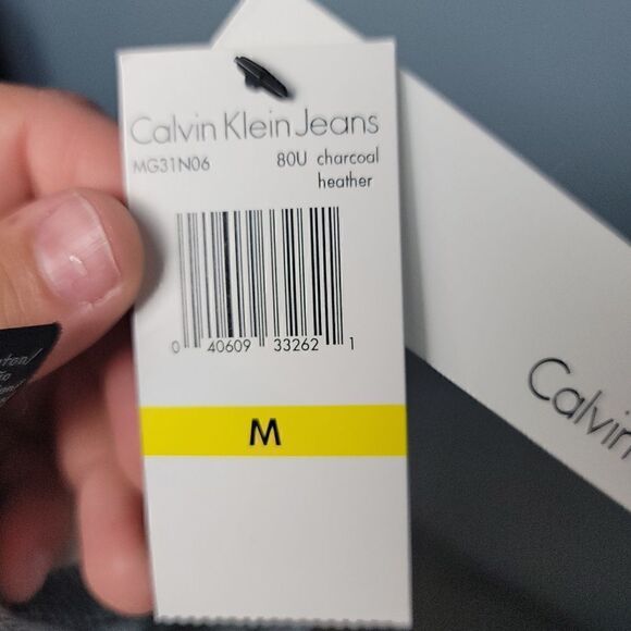 NWT- CALVIN KLEIN JEANS Long Sleeve Top - Picture 8 of 10